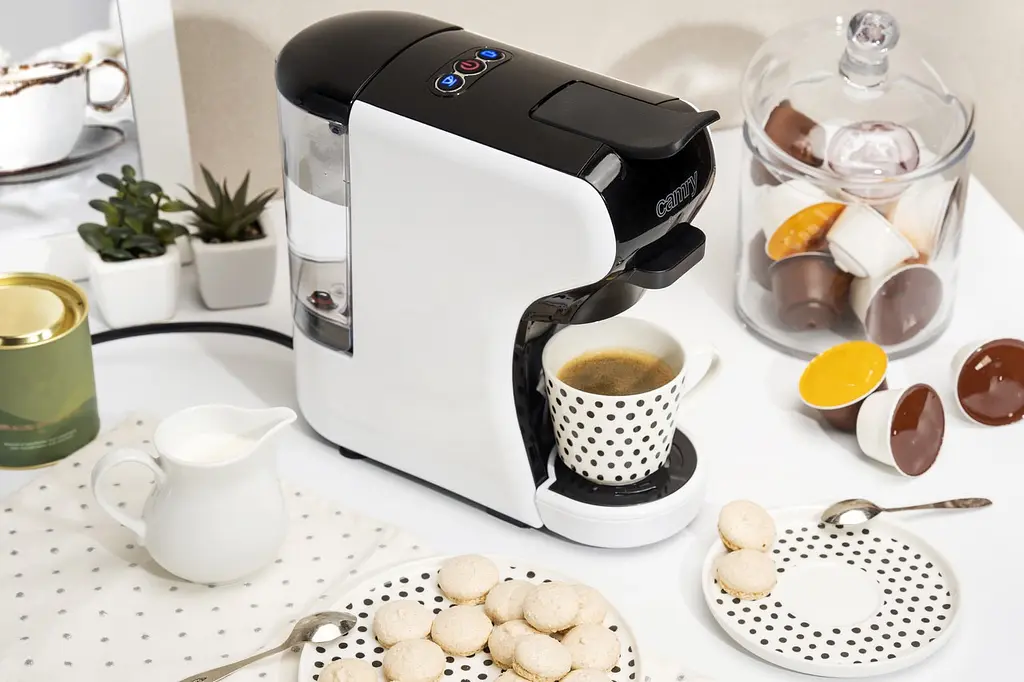 Кофеварка капсульная Camry CR 4414 9 видов капсул компактная 19 бар 3000 Вт белая - фото 7