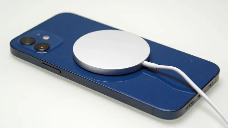 Зарядний пристрій MagSafe MHXH3 магнітний для Apple IPhone 12 11 - фото 3