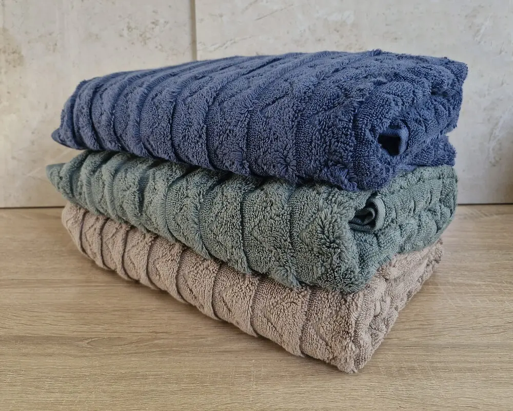 Набір турецьких махрових рушників Cestepe MicroCotton Premium 3 штуки 70x140 Ucgen 1 щільність 600 г/м2 - фото 4