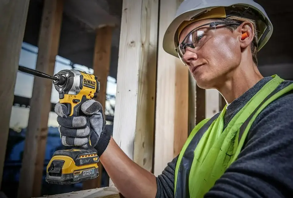 Шурупокрут акумуляторний ударний DeWalt з АКБ та ЗП DCF850E1T - фото 5