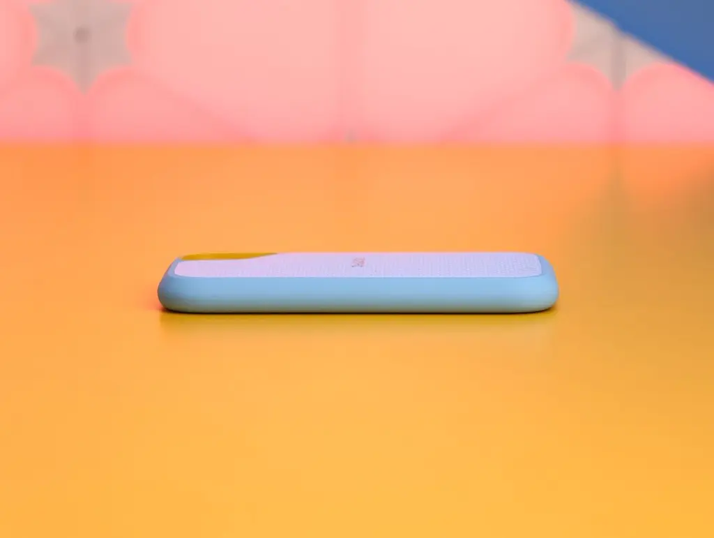 Зовнішній SSD накопичувач SanDisk Extreme Portable V2 2TB Sky Blue (SDSSDE61-2T00-G25B) Б/У [172874] - фото 2