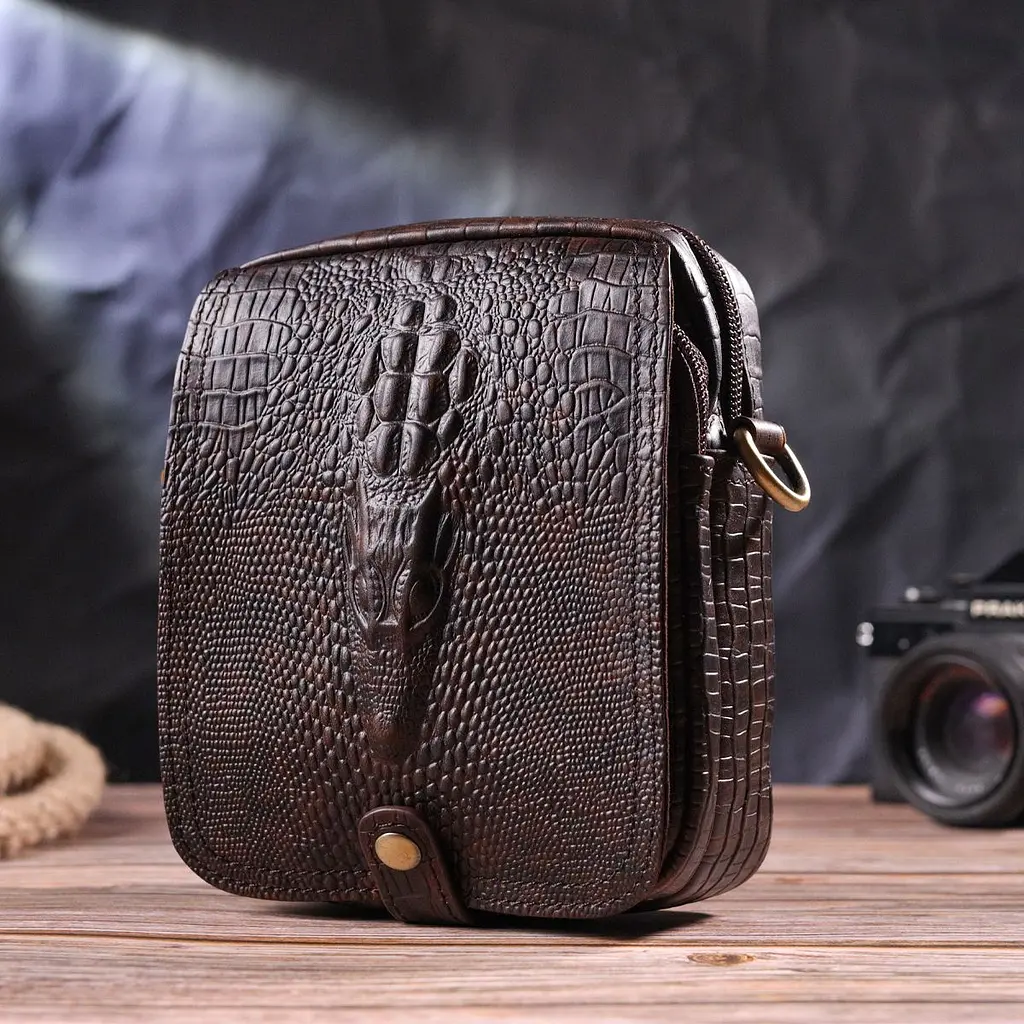 Фактурная мужская сумка из натуральной кожи с тиснением под крокодила 21300 Vintage коричневая - фото 7