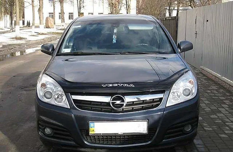 Дефлектор капоту мухобійка для Opel Vectra C 2006-2008 рестайлінг Євро Кріплення (Vip Tuning) OP22 - фото 2