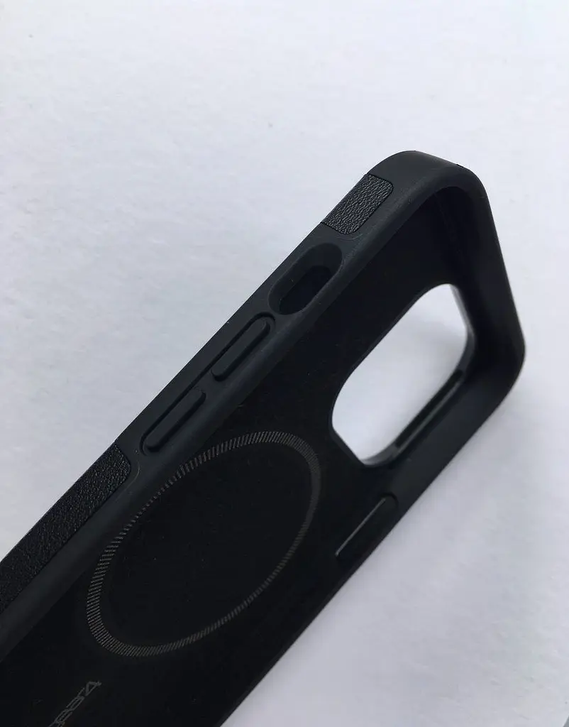Оригінальний протиударний чохол для iPhone 13 Pro Max (6.7") Gear4 Brooklyn MagSafe Black - фото 5