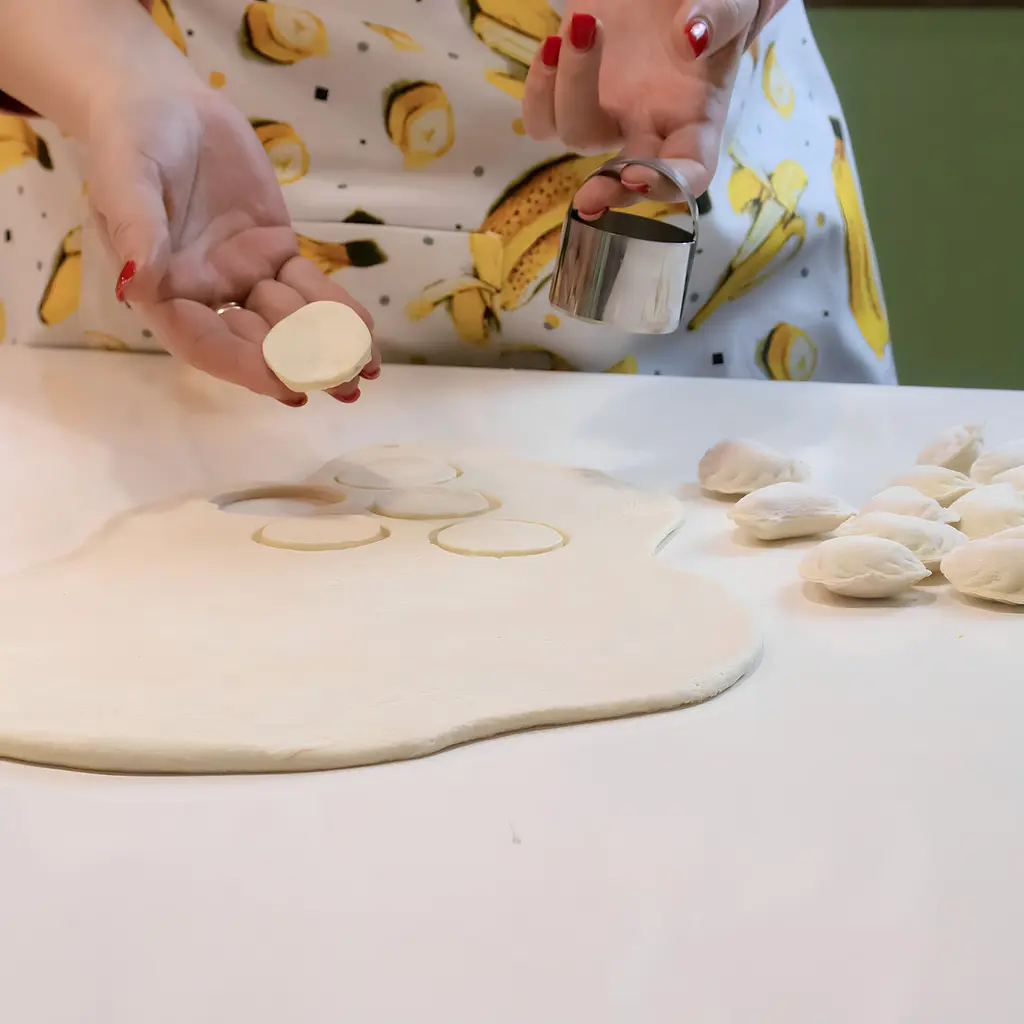Металева форма кільце з ручкою для вирізки тіста (вареників, пельменів, печива) Ø 5 см, Metalworkshop Сріблястий 84653 - фото 4
