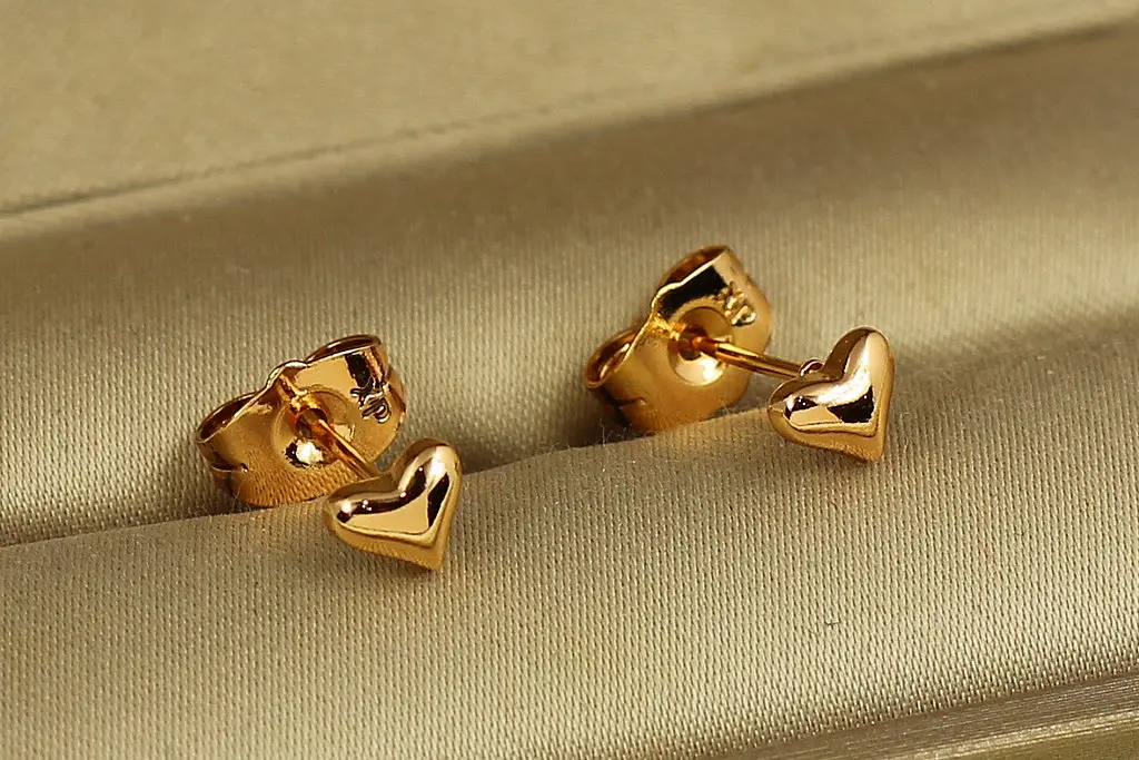 Сережки гвоздики Xuping Jewelry маленькі сердечки 5 мм золотисті - фото 2