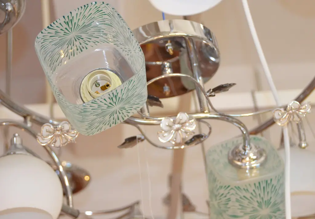 Люстра потолочная Brille в спальню E27 60W CH (LK-588C/2) - фото 6