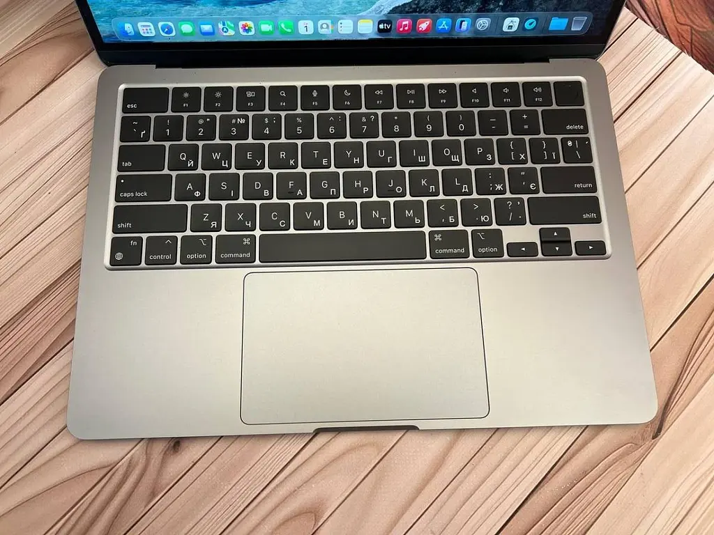 Ноутбук Apple MacBook Air 13.6" 2022 M2/8/512 (HT0DGG2JFM) Б/в - фото 2