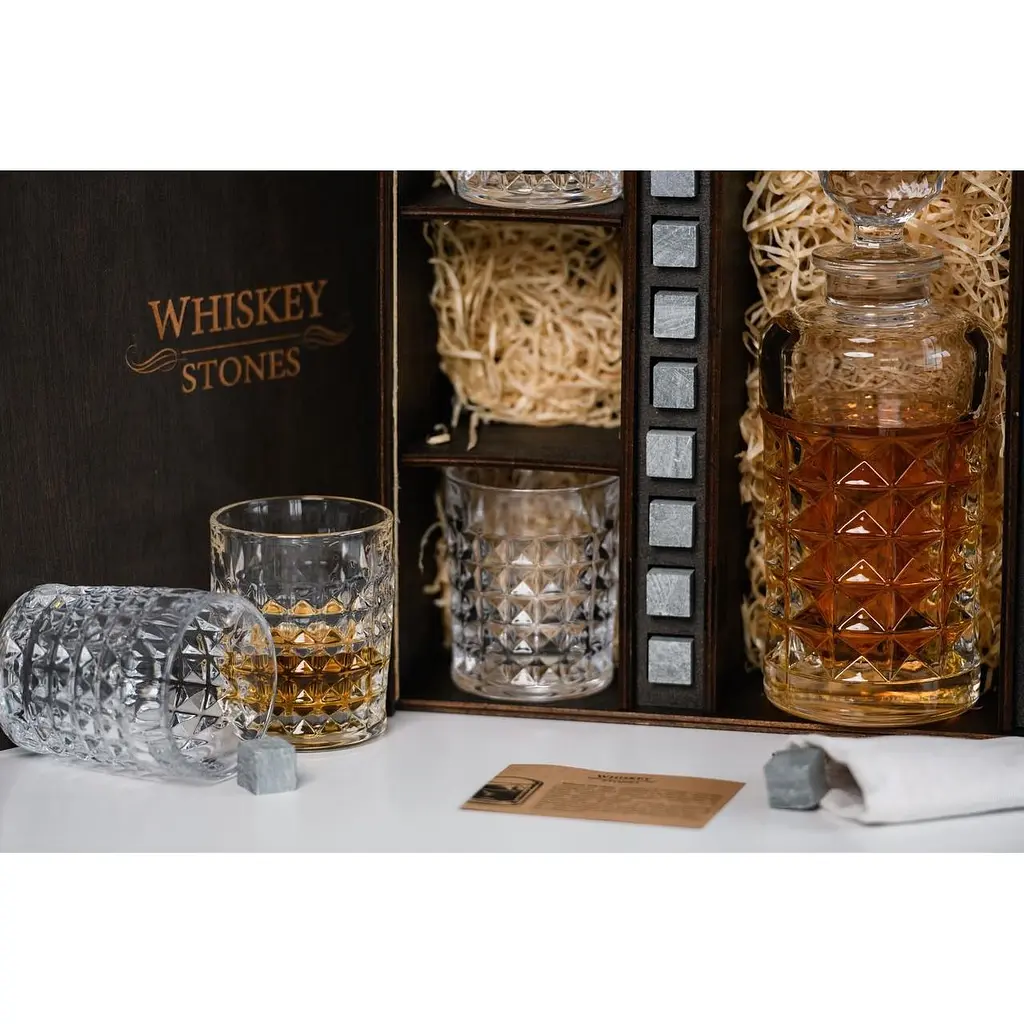 Подарунковий набір Whiskey Stones камені для віскі в дерев'яному пеналі №6 + декантер + 6 склянок Bohemia Diamond + щипці + мішечок - фото 8