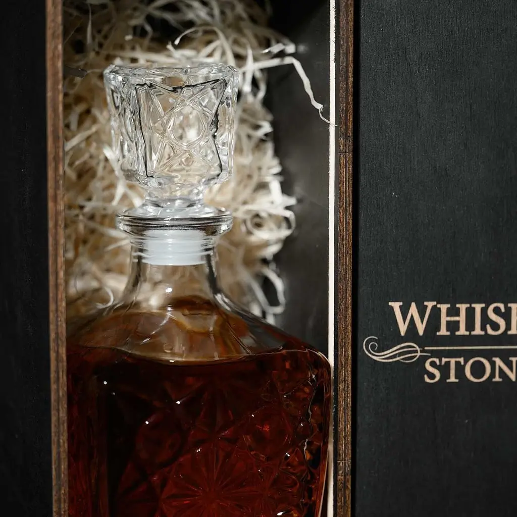 Подарунковий набір віскі Whiskey Stones №11 графин Dedalo в дерев'яному пеналі - фото 7