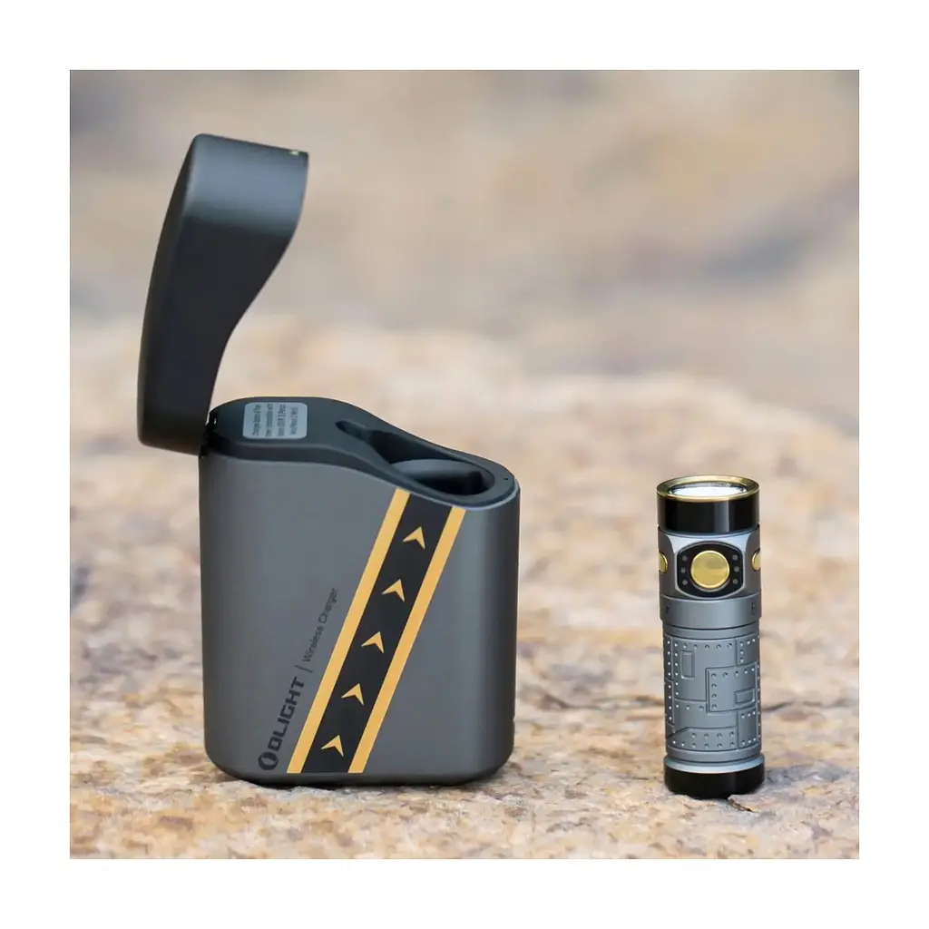 Ліхтар Olight Baton 4 Premium Edition Fighter Pilot (0.0000.3078) - фото 2
