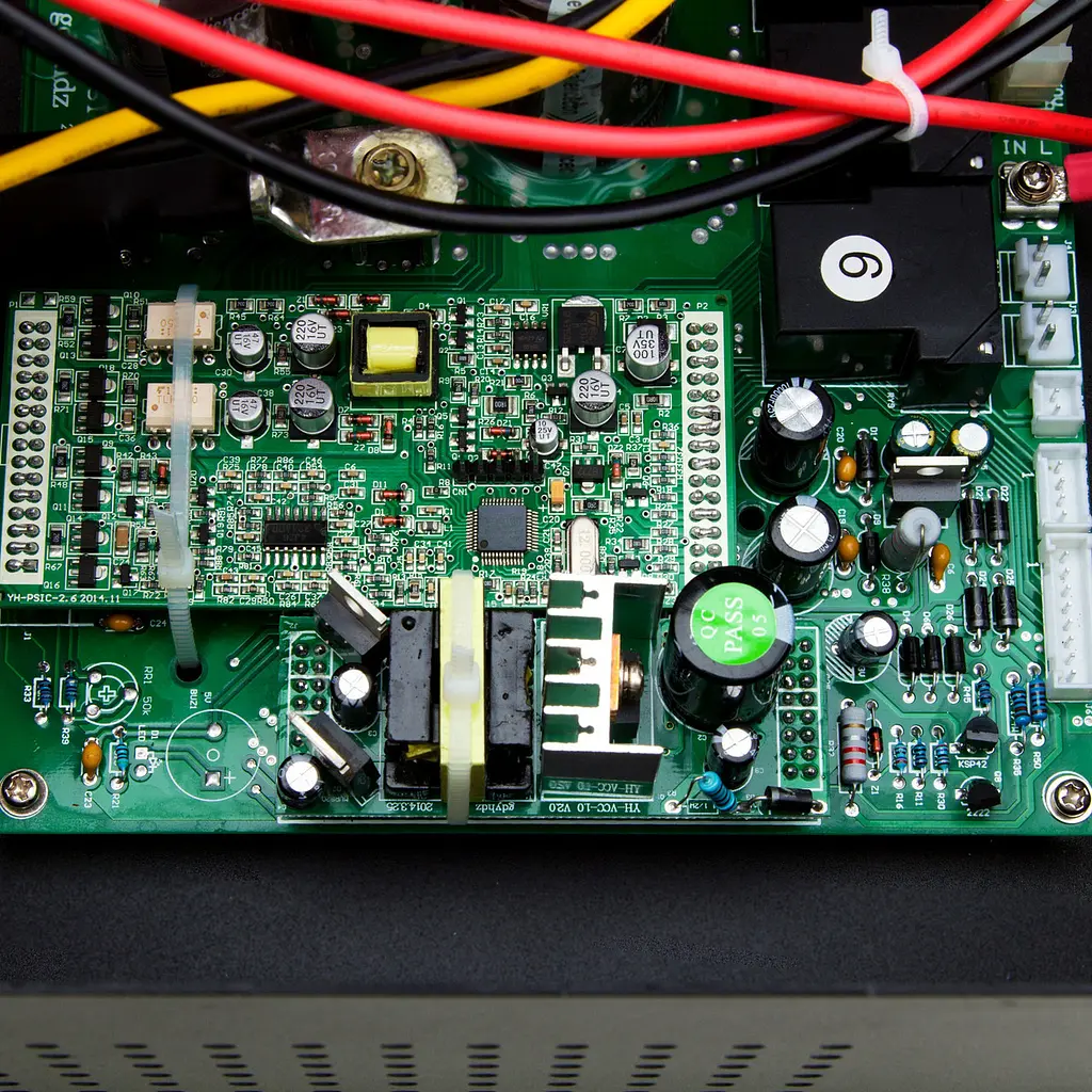ДБЖ Logicpower LPY-W-PSW-5000VA+ (3500Вт) 10A/20A з правильною синусоїдою 12В - фото 5
