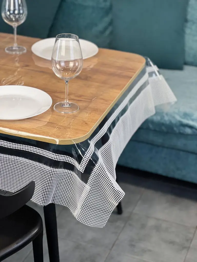 Скатертина силіконова з білою перлинною стрічкою подвійною 230х160 см - фото 2