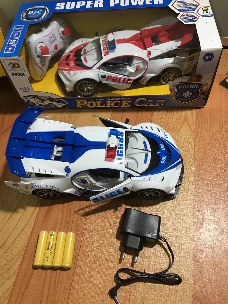 Радіокерована Поліцейська Машина з мігалками та Бузкою Bugatti Veyron - фото 8