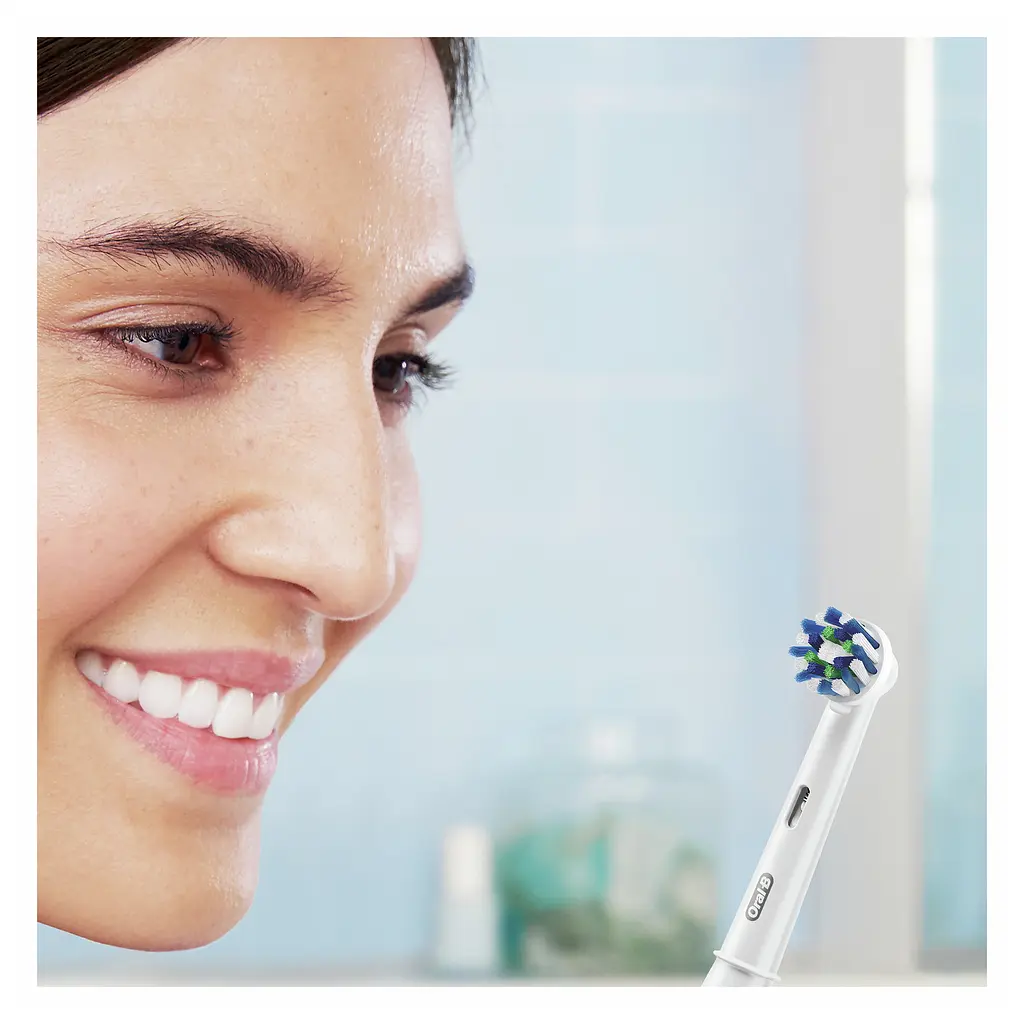 Электрическая зубная щетка Oral-B Pro Series 1 D305.513.3X BK типу 3791+ чохол Travel Edition - фото 3