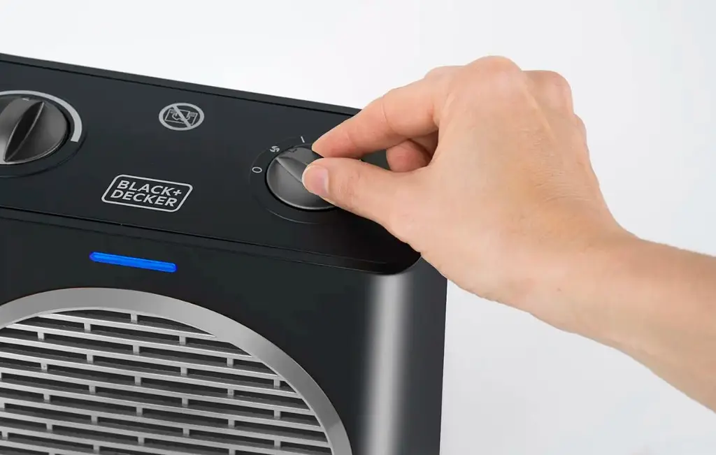 Тепловентилятор BLACK+DECKER 2,0 кВт, площа обігріву 15 кв.м., настільний, чорний (BXSH2003E) - фото 5