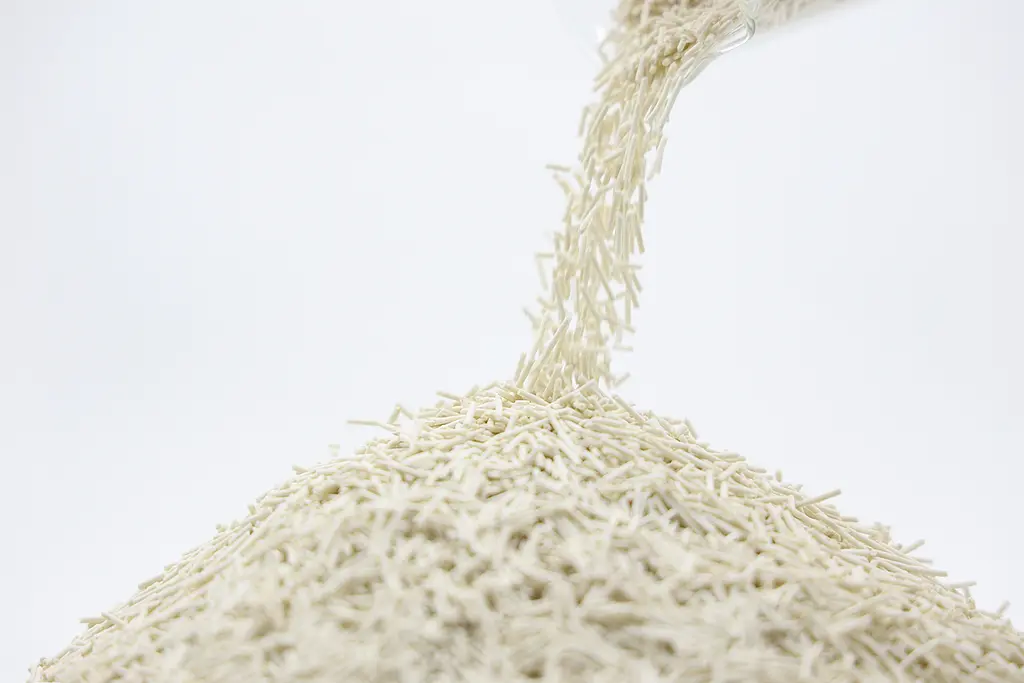 Біорозкладний наповнювач для котячих туалетів UniQ PETS Cat Litter Tofu Natural 5 кг - фото 5