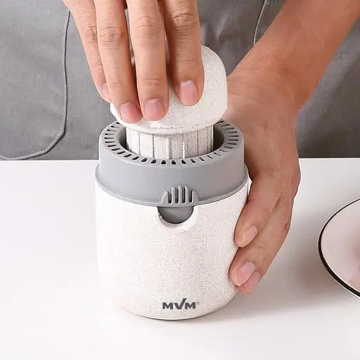 Соковыжималка МВМ My Home ручная для фруктов (KP-06 WHITE) - фото 6