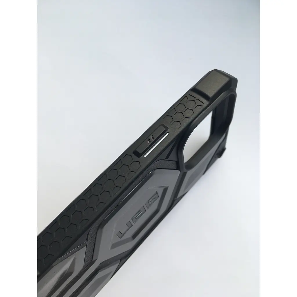 Оригинальный противоударный чехол UAG Monarch Pro MagSafe для iPhone 14 Pro Max (6.7") Silver (114031113333) - фото 4