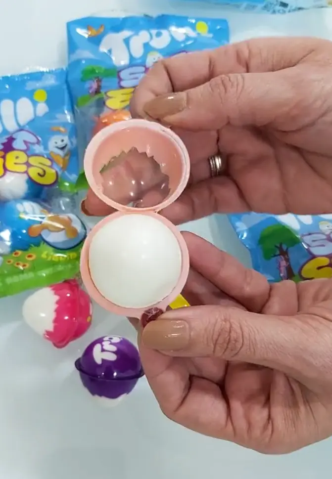 Жувальні цукерки Trolli Soft Eggies 4 шт 75г - фото 4