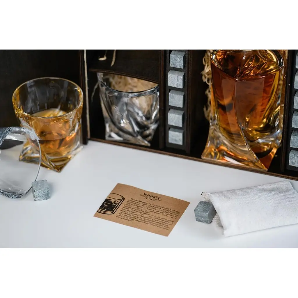 Подарунковий набір Whiskey Stones камені для віскі в дерев'яному пеналі №6 + декантер + 6 склянок Bohemia Quadro + щипці + мішечок - фото 8