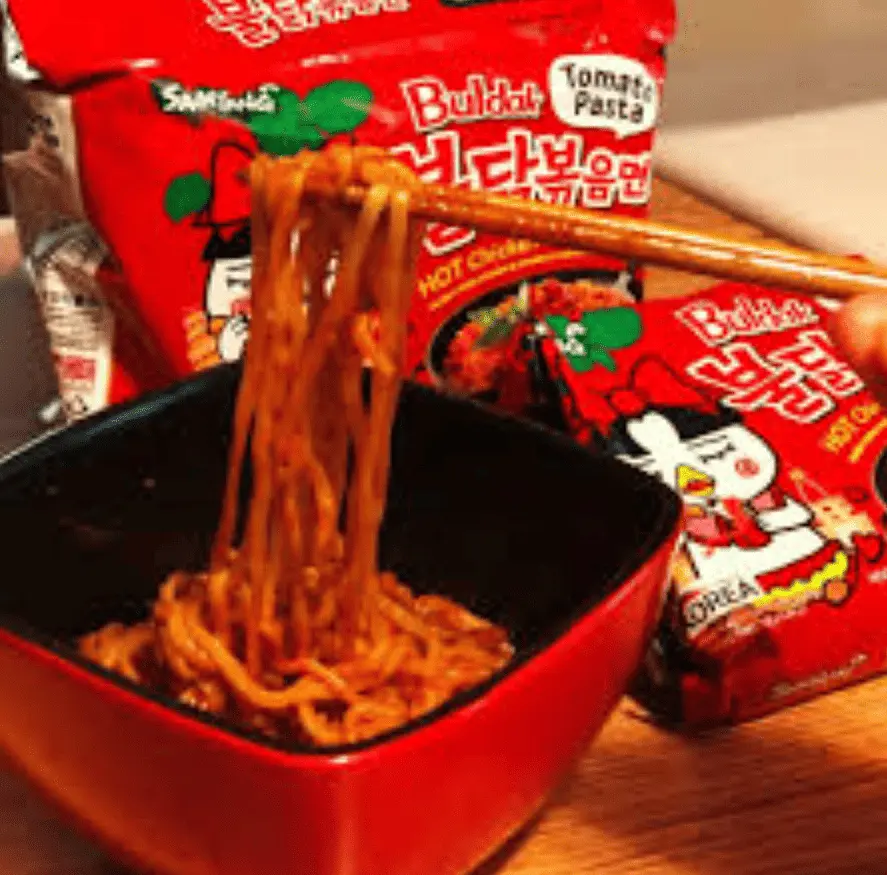 Локшина швидкого приготування Samyang Buldak Hot Chicken Tomato Pasta Flavour Ramen 140г - фото 5