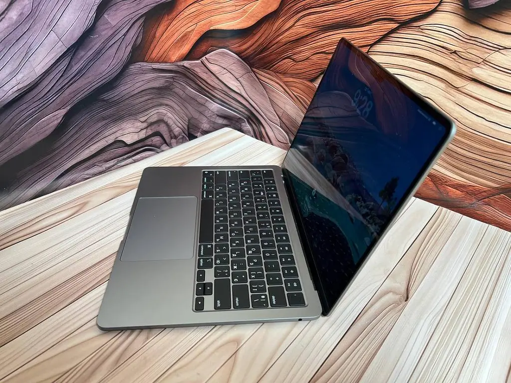 Ноутбук Apple MacBook Air 13.6" 2022 M2/8/512 (HT0DGG2JFM) Б/в - фото 3