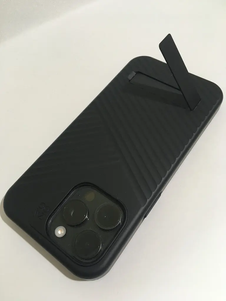 Протиударний чохол із підставкою ZAGG Gear4 Denali MagSafe для iPhone 15 Pro (6.1") Black 702312718 - фото 9