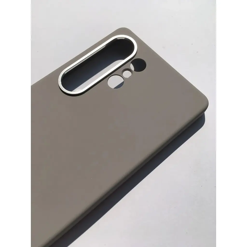 Оригінальний протиударний силіконовий чохол Samsung Silicone Case для Galaxy S25 Ultra Gray EF-PS938CJEGWW - фото 7