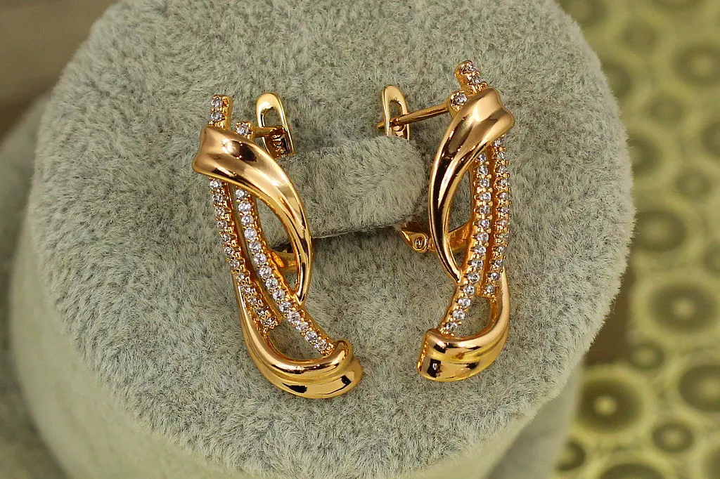 Сережки Xuping Jewelry Кантик 2,8 см золотисті - фото 2
