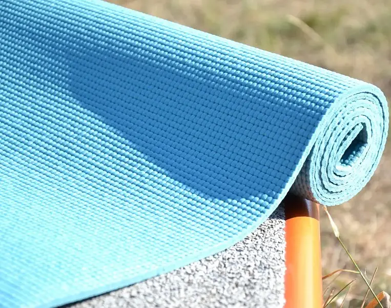 Килимок для йоги та фітнесу PowerPlay 4010 PVC Yoga Mat Зелений (173x61x0.6) (PP_4010_Green_(173*0,6)) - фото 9