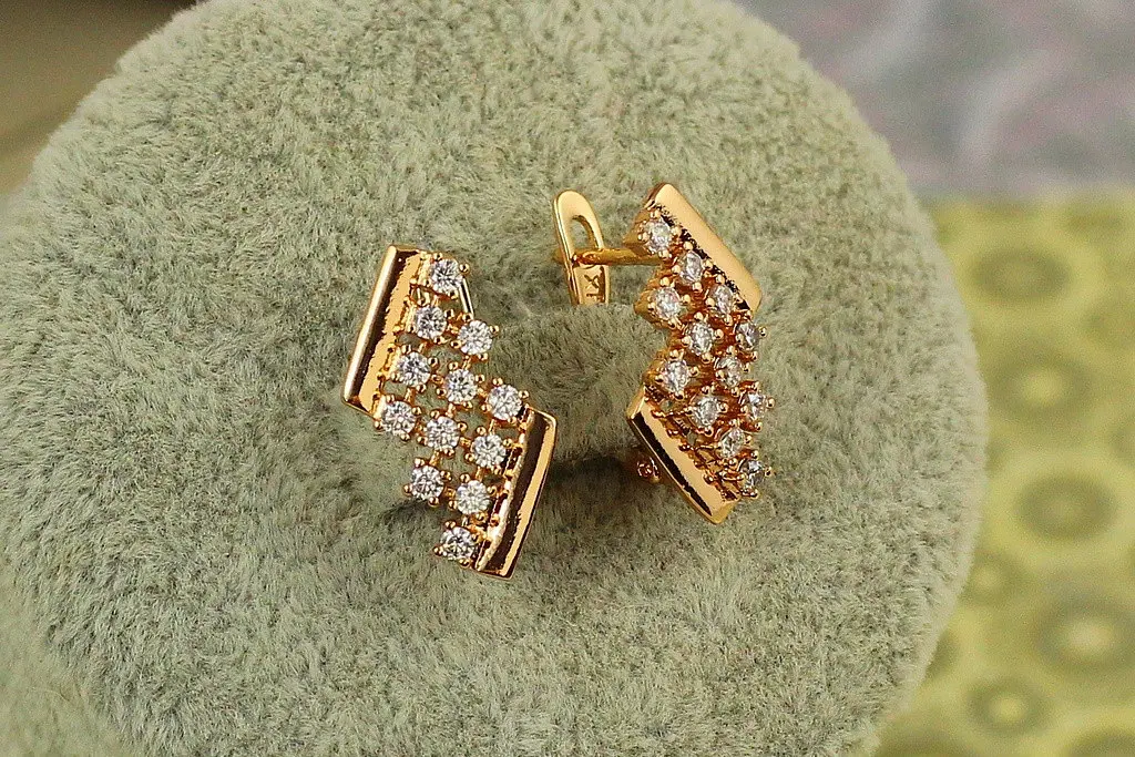 Сережки Xuping Jewelry Опади 1,8 см золотисті - фото 2