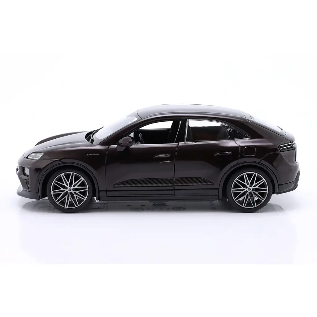 Масштабна модель автомобіля Bburago Автомодель - Porsche Macan 4 Electric чорний, 1:24 (18-21114) - фото 2