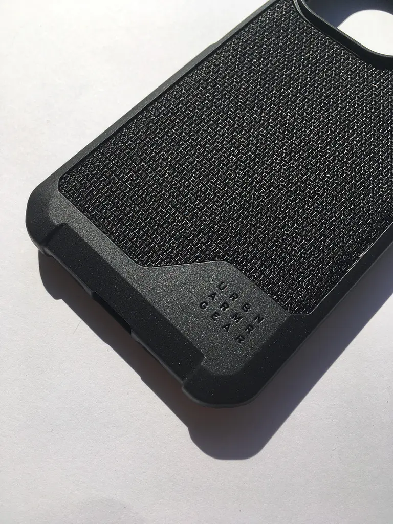 Оригінальний протиударний чохол для iPhone 16 PRO UAG Metropolis LT MagSafe Kevlar Black 114452113940 - фото 6