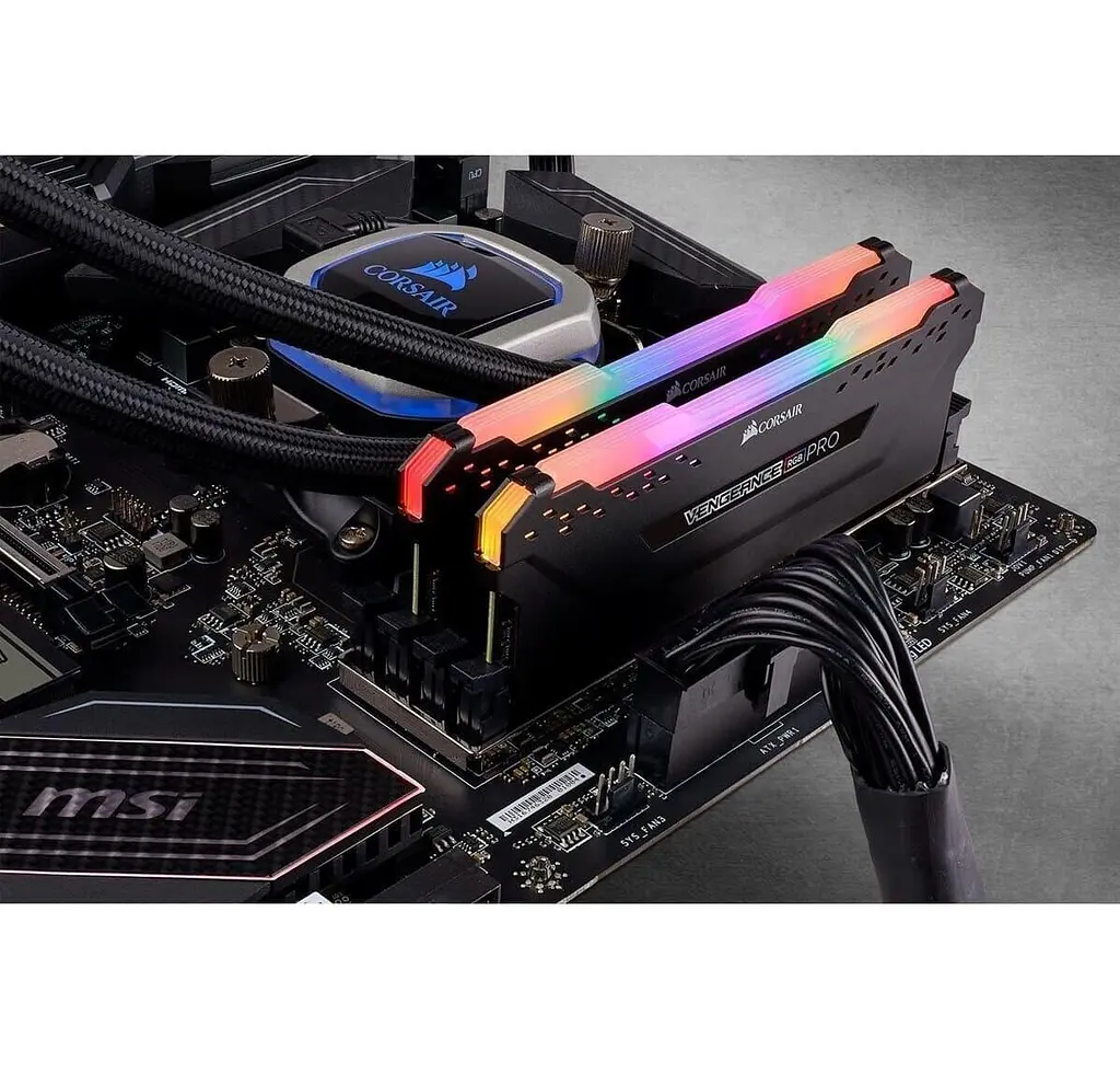 Модуль пам'яті Corsair DDR4 16Gb Vengeance RGB Pro 3600 MHz (CMW32GX4M2D3600C18_1 of 2) Б/в - фото 4