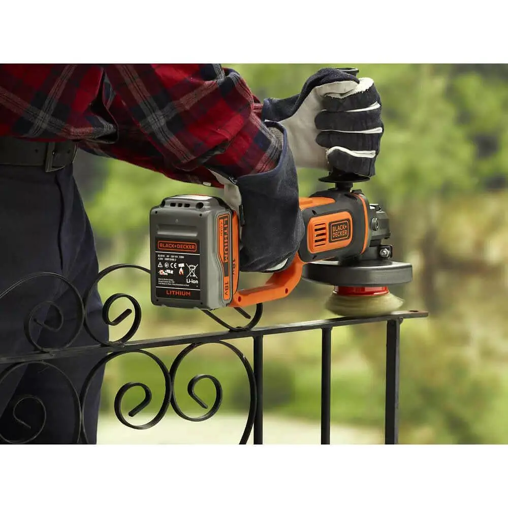Кутова шліфмашина Black+Decker BCG720M1 [119579] - фото 7