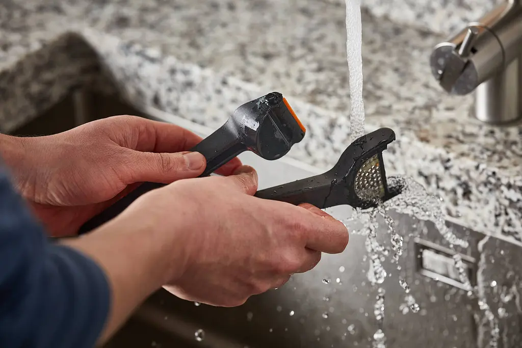 Прес для часнику Fiskars Functional Form (1028361) - фото 7
