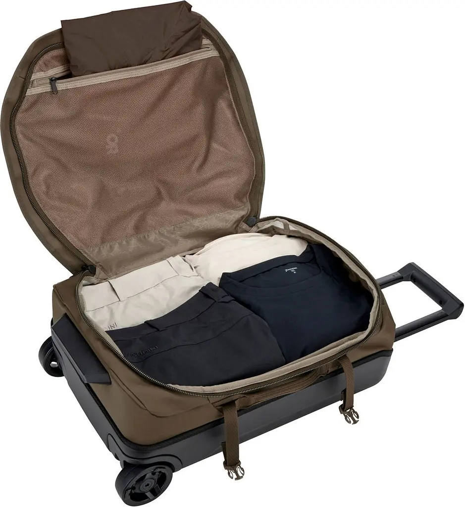 Сумка на колесах Thule Chasm Carry-On 55 см (Deep Khaki) 3205602 (TH 3205602) - фото 3