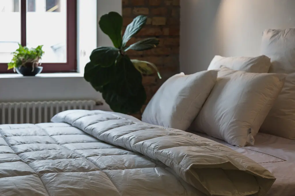 Ковдра Ecotton Ecofill Premium 172х205 см двоспальна антиалергенна з біопухом біла в чохлі для зберігання (25082) - фото 5