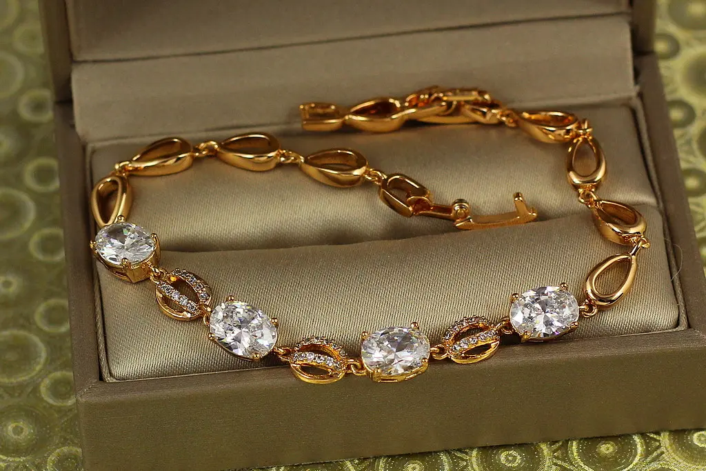 Браслет Xuping Jewelry П"єса із білими каменями 18,5 см 10 мм золотистий
