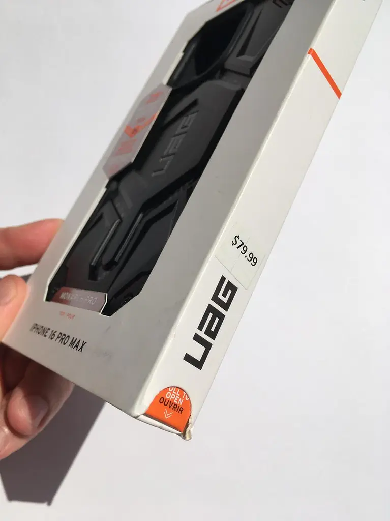 Протиударний чохол UAG Monarch Pro MagSafe для iPhone 15 Pro Max (6.7") Carbon Black 1144911F4242 - фото 4