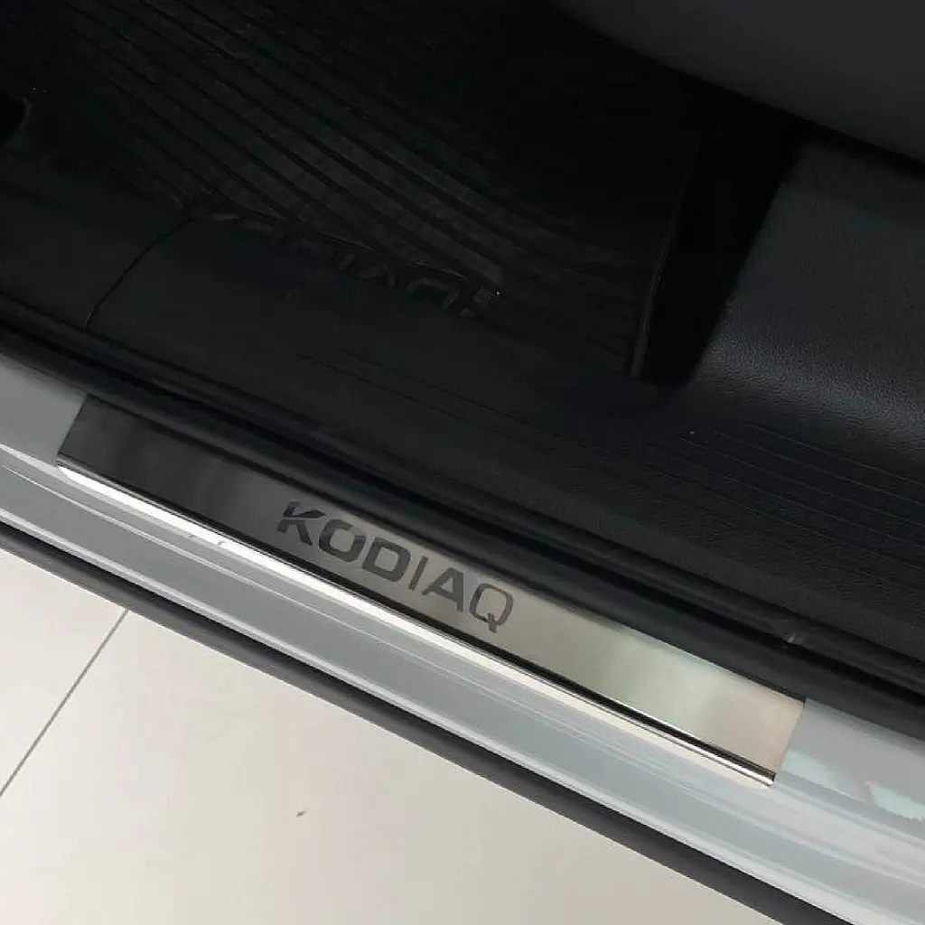 Накладки на пороги для Skoda Kadiaq 2016-2024 / 2024- Нержавіюча сталь із загином та Логотипом 4 шт (Premium P-SK14) - фото 2