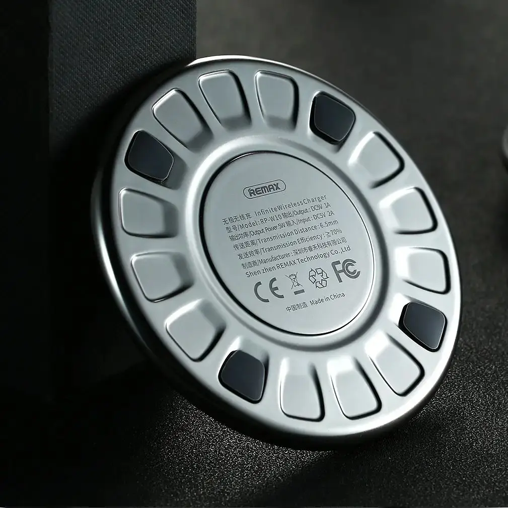 Бездротовий зарядний пристрій Remax RP-W10 Infinite Wireless Silver (6954851286141) - фото 4