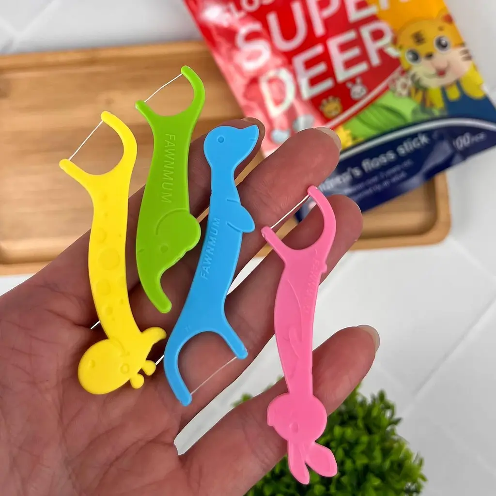 Дитячі флосери Super Deer Children's Floss Stick 100 шт (4 кольори) - для очищення міжзубних проміжків від 3 років - фото 2