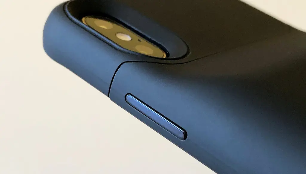 Чохол-акумулятор із бездротовою зарядкою Mophie Juice Pack Access Power Bank 2200 mAh для iPhone XS Max (6.5") Black - фото 10