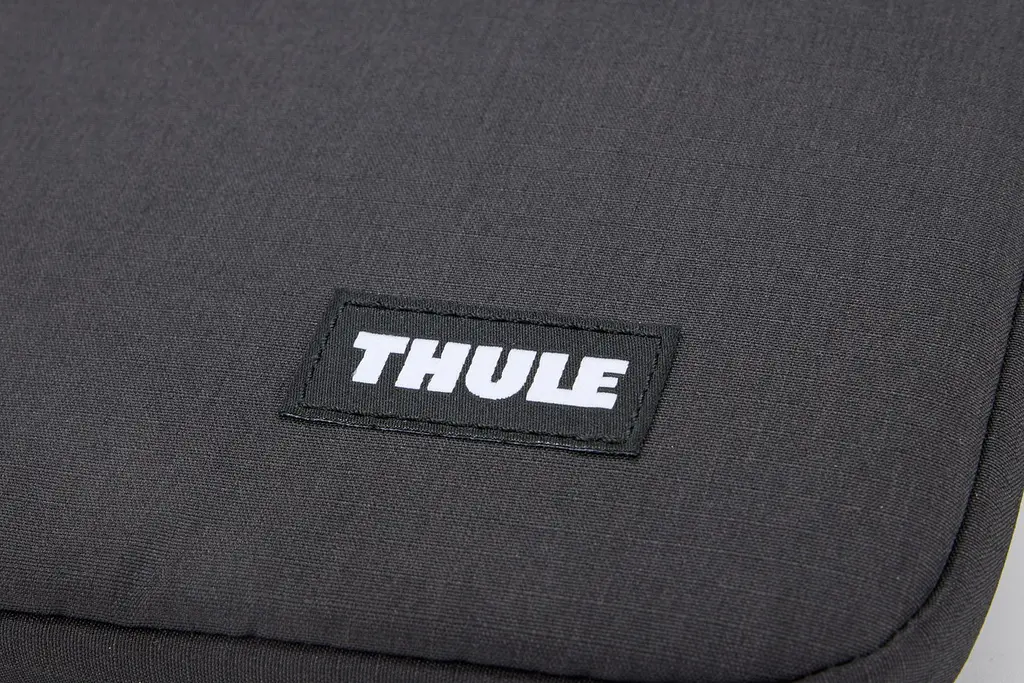 Чехол Thule Lithos Sleeve MacBook Air 13 (Black) 3205454 (TH 3205454) - фото 8