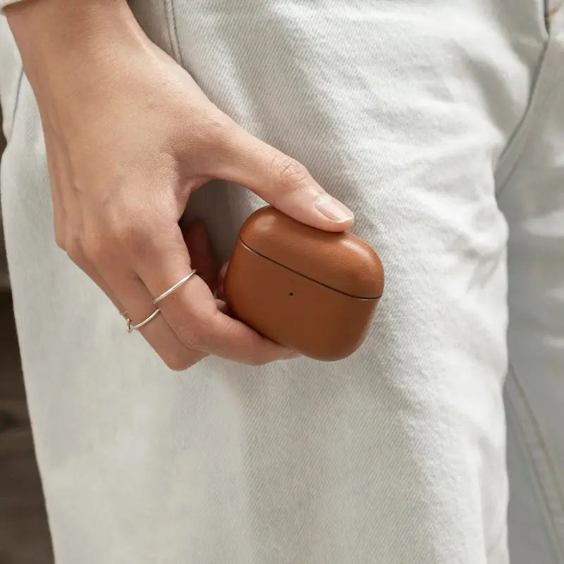 Чохол Native Union Leather Case Tan для AirPods 3rd Gen коричневий (APCSE-LTHR-BRN-V2) - фото 5