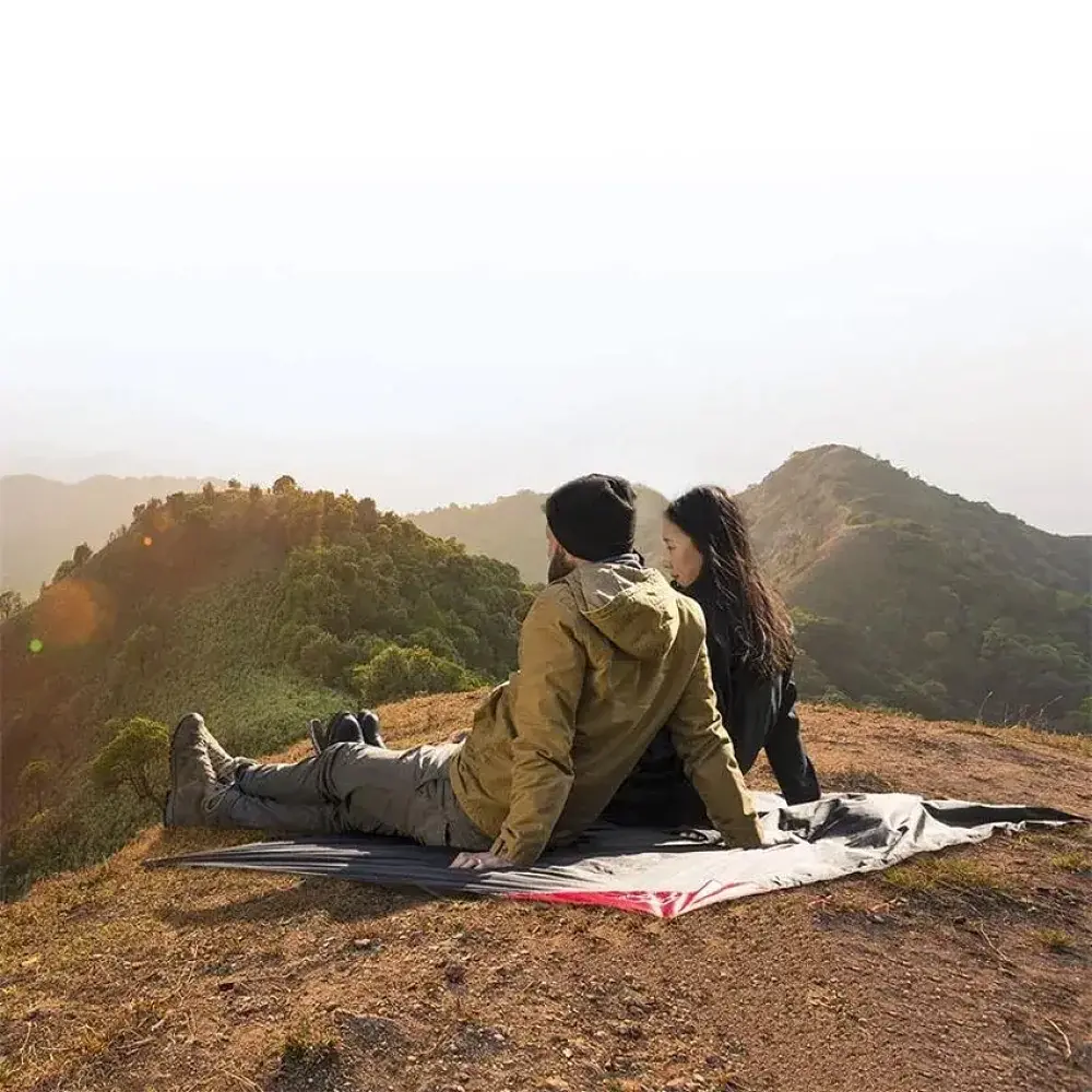 Килимок Naturehike Moisture proof camping picnic mat NH17D050-B L 145х200cm - фото 2