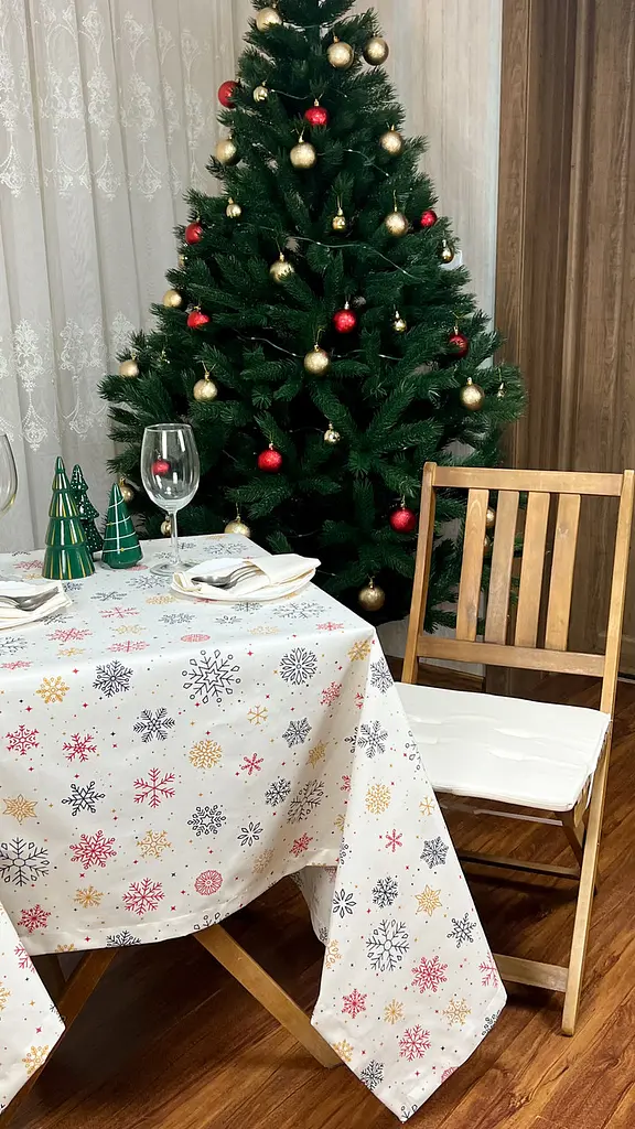 Водовідштовхувальна Скатертина новорічна з принтом Завірюха-2 170х120 см (+ 4 серветки 30х40) Бежевий - фото 4