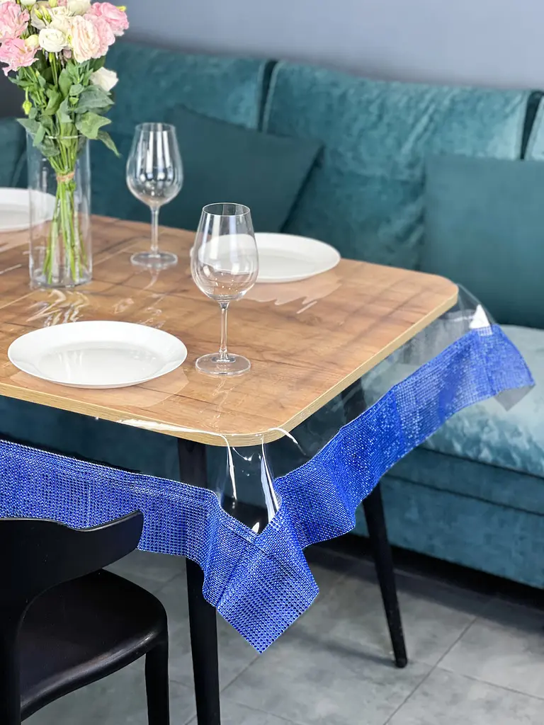 Скатертина силіконова з синьою стразовою стрічкою 380х150 см - фото 4